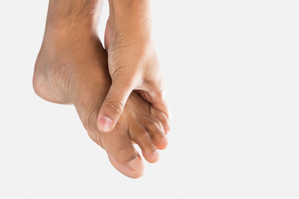 Illustration showing gout pain relief and urate-lowering medication icons